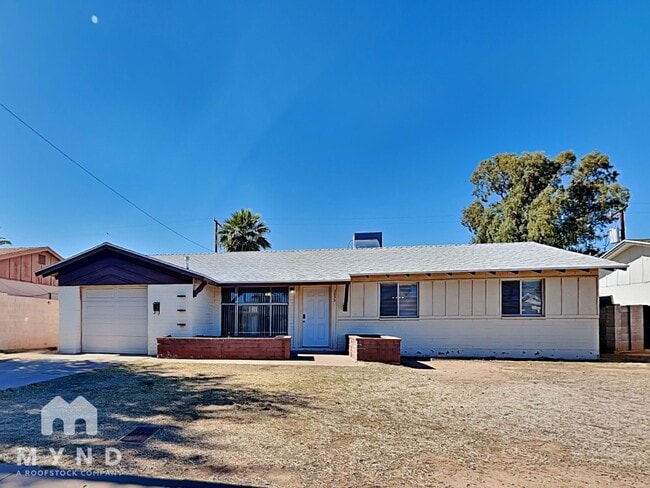 property at 3823 West Myrtle Ave