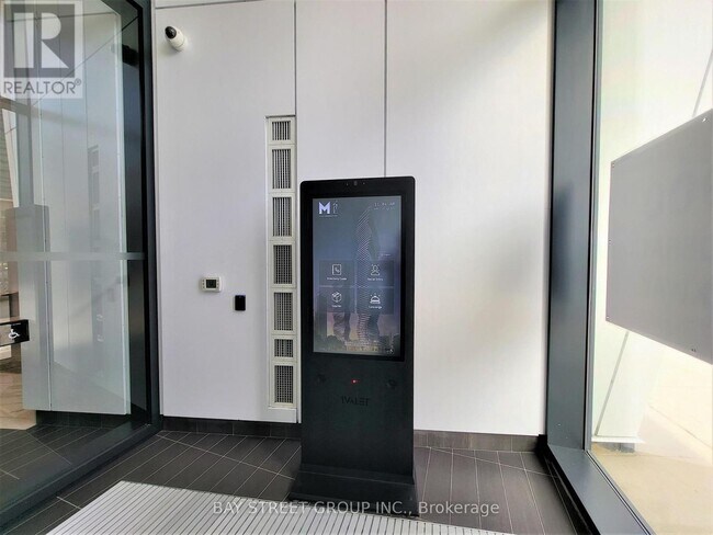 3900 Confederation Pkwy in Mississauga, ON - Building Photo - Building Photo