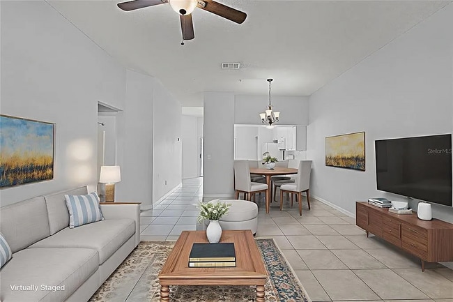 160 Reserve Cir in Oviedo, FL - Foto de edificio - Building Photo