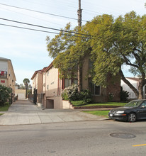 3124 Rowena Ave in Los Angeles, CA - Building Photo - Building Photo