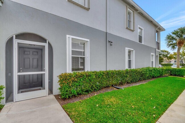 3070 Grandiflora Dr in Greenacres, FL - Building Photo - Building Photo