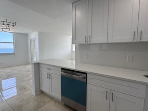 305 N Pompano Beach Blvd in Pompano Beach, FL - Foto de edificio - Building Photo