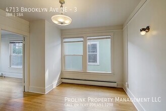 4713 Brooklyn Ave NE in Seattle, WA - Building Photo - Building Photo