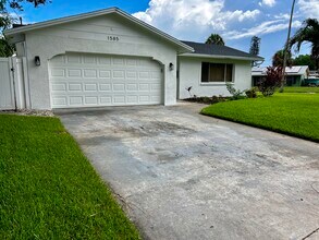 1585 Pennsylvania Ave NE in St. Petersburg, FL - Building Photo - Building Photo