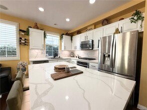 23229 Beachcomber Ln in Santa Clarita, CA - Building Photo - Building Photo