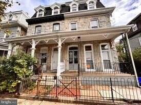 411 N Preston St in Philadelphia, PA - Building Photo