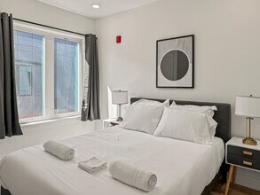 2400 E Huntingdon St in Philadelphia, PA - Building Photo - Building Photo