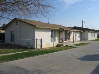 1205 Mc Curdy Dr in Bakersfield, CA - Building Photo