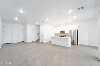 225 N Pleasant Dr in Chandler, AZ - Building Photo - Building Photo