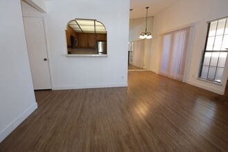 1751 E Reno Ave in Las Vegas, NV - Foto de edificio - Building Photo