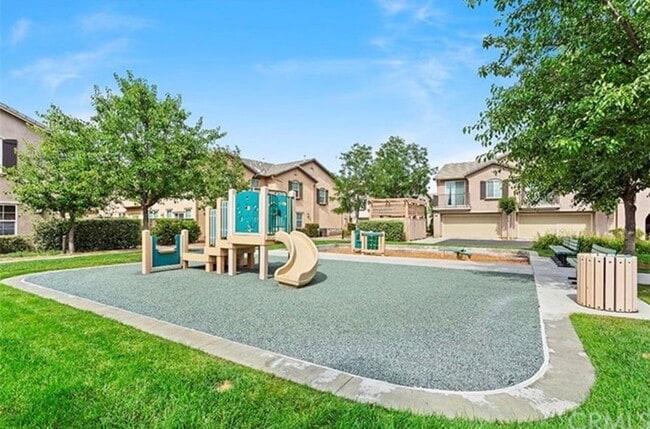 36361 Grazia Way in Winchester, CA - Building Photo - Building Photo