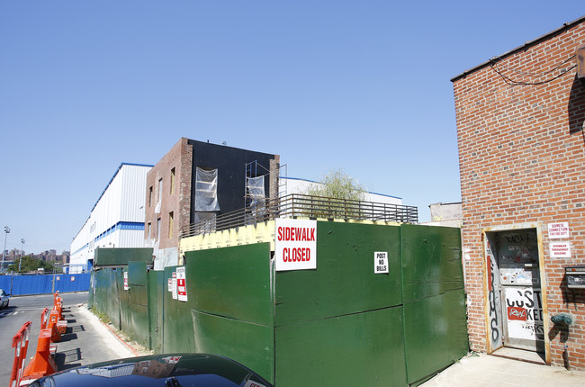 137-43 N 10th St in Brooklyn, NY - Building Photo - Building Photo