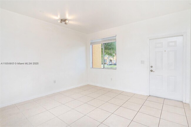 1538 SE 24th Ct in Homestead, FL - Building Photo - Building Photo