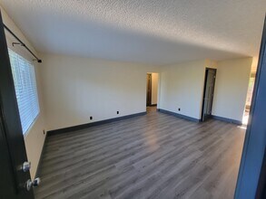 1343 NW Drake Way, Unit Lower Unit in Camas, WA - Building Photo - Building Photo