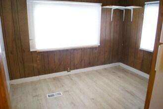 870 N Lakewood Ave in Idaho Falls, ID - Foto de edificio - Building Photo