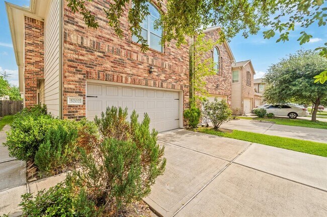 5202 Dartmoor Ridge Trail in Houston, TX - Building Photo - Building Photo