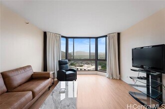 5070 Likini St in Honolulu, HI - Building Photo - Building Photo