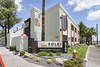 Solei on West Thomas in Phoenix, AZ - Foto de edificio - Building Photo