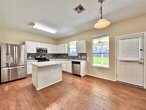 6021 Nelson Oaks Dr in Austin, TX - Building Photo - Building Photo