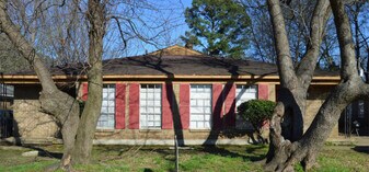 3240 Forest Glen St in Memphis, TN - Building Photo