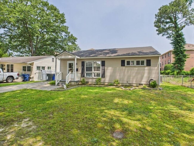 324 Rogers Ave in Norfolk, VA - Building Photo - Building Photo