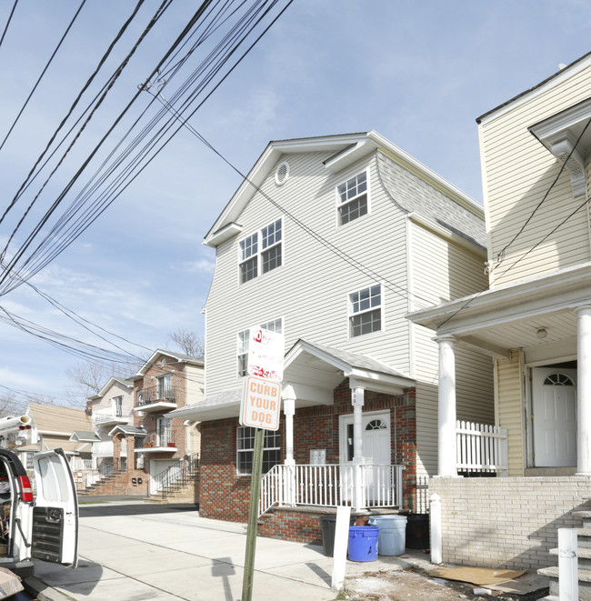 209 Catherine St in Elizabeth, NJ - Building Photo - Building Photo