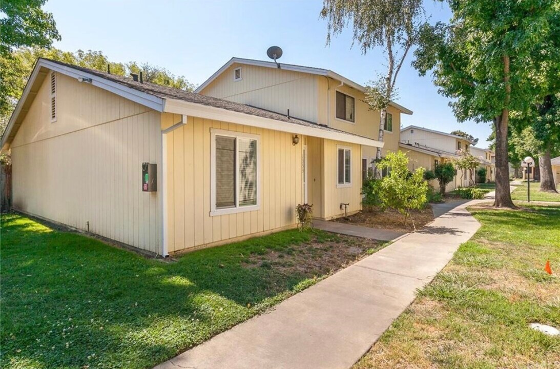 1353 Nord Ave, Unit 1353 Nord Avenue Chico Ca in Chico, CA - Building Photo