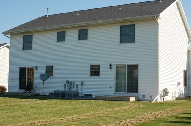 2615-2625 Wisconsin St in Oshkosh, WI - Building Photo - Building Photo