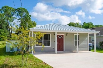 874 Ervin St in St. Augustine, FL - Building Photo - Building Photo