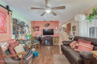 2650 W Union Hills Dr in Phoenix, AZ - Building Photo - Building Photo