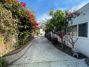 1311 S Ross St in Santa Ana, CA - Foto de edificio - Building Photo