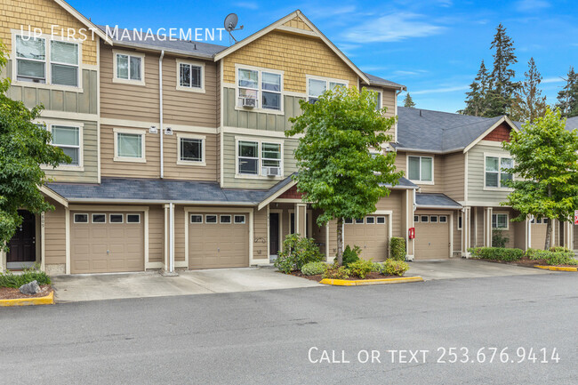 17811 79th Ave Ct E in Puyallup, WA - Foto de edificio - Building Photo