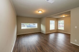 660 Oregon Ave in Beaumont, TX - Building Photo - Building Photo