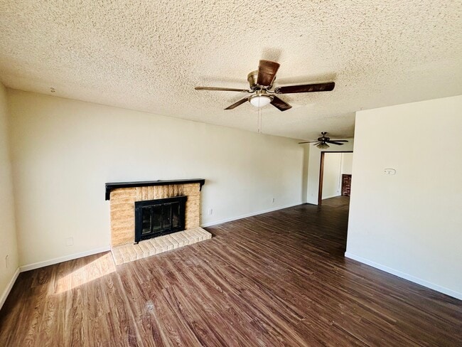 43214 Archwood Way in Lancaster, CA - Building Photo - Building Photo