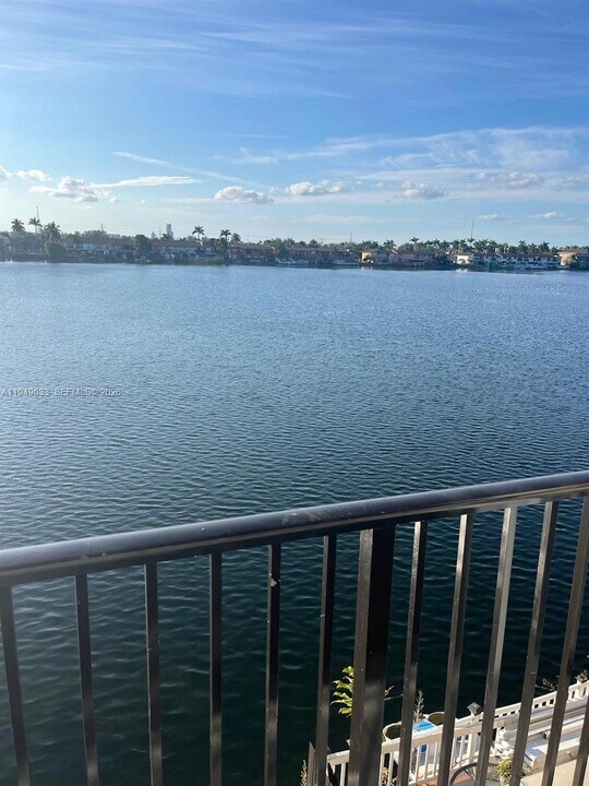 5580 W 26th Ct in Hialeah, FL - Building Photo