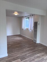 225 NW Ione St in Dundee, OR - Building Photo - Building Photo