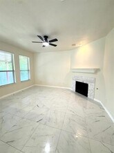949 Green Pond Dr in Garland, TX - Foto de edificio - Building Photo