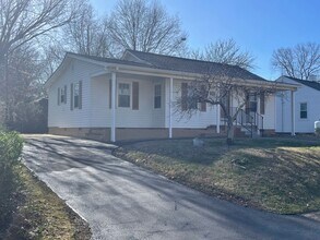 1541 Greenfield Ave in Kingsport, TN - Building Photo - Building Photo