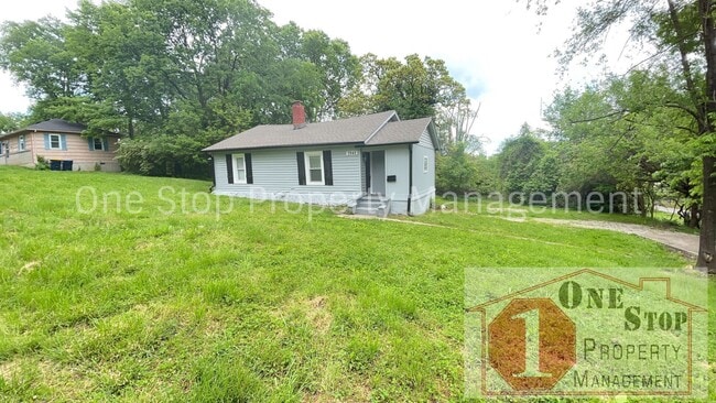 7945 Agnes Ave in Kansas City, MO - Building Photo - Building Photo