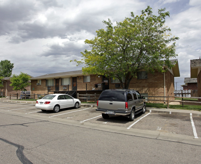 3004 Lakeside Dr in Evans, CO - Foto de edificio - Building Photo