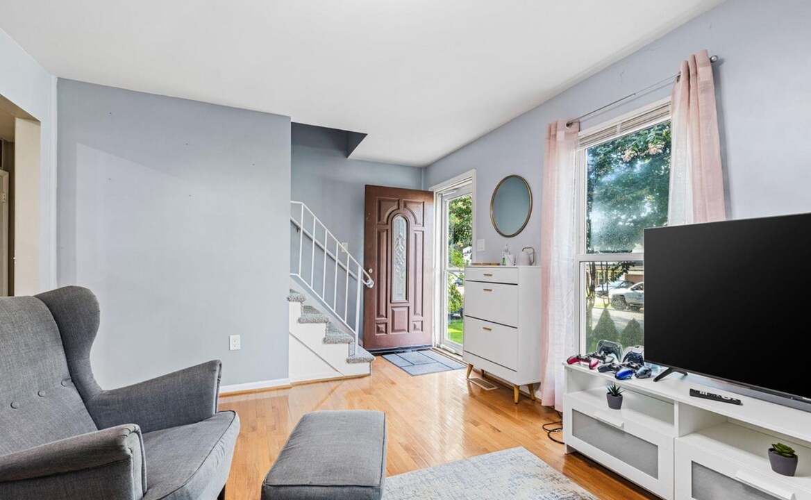 5314 Satterfield Dr in Woodbridge, VA - Building Photo
