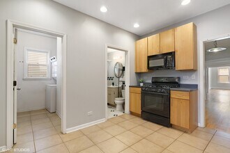 1652 W Nelson St in Chicago, IL - Building Photo - Building Photo