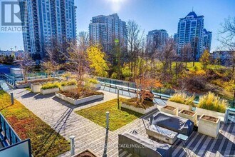 7900 Bathurst St in Vaughan, ON - Building Photo - Building Photo