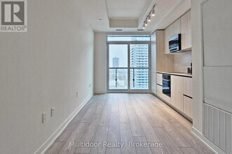 120 Broadway Ave in Toronto, ON - Building Photo - Building Photo