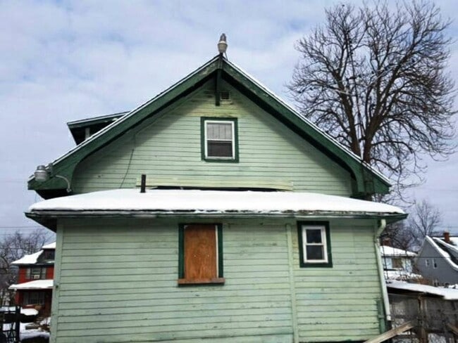 606 E Stewart Ave in Flint, MI - Building Photo - Building Photo