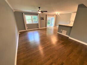 2020 Edgemont Rd in Upper Arlington, OH - Building Photo - Building Photo