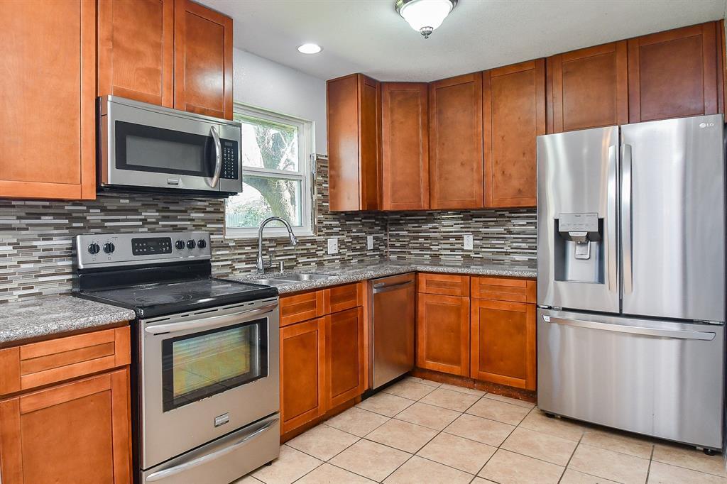 455 Glenburnie Dr in Houston, TX - Building Photo