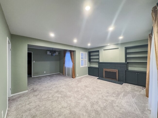 7315 W 82nd St in Los Angeles, CA - Building Photo - Building Photo