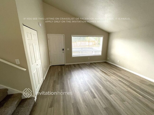 30020 43rd Pl S in Auburn, WA - Foto de edificio - Building Photo