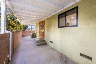 3407 Holyoke Dr in Los Angeles, CA - Building Photo - Building Photo